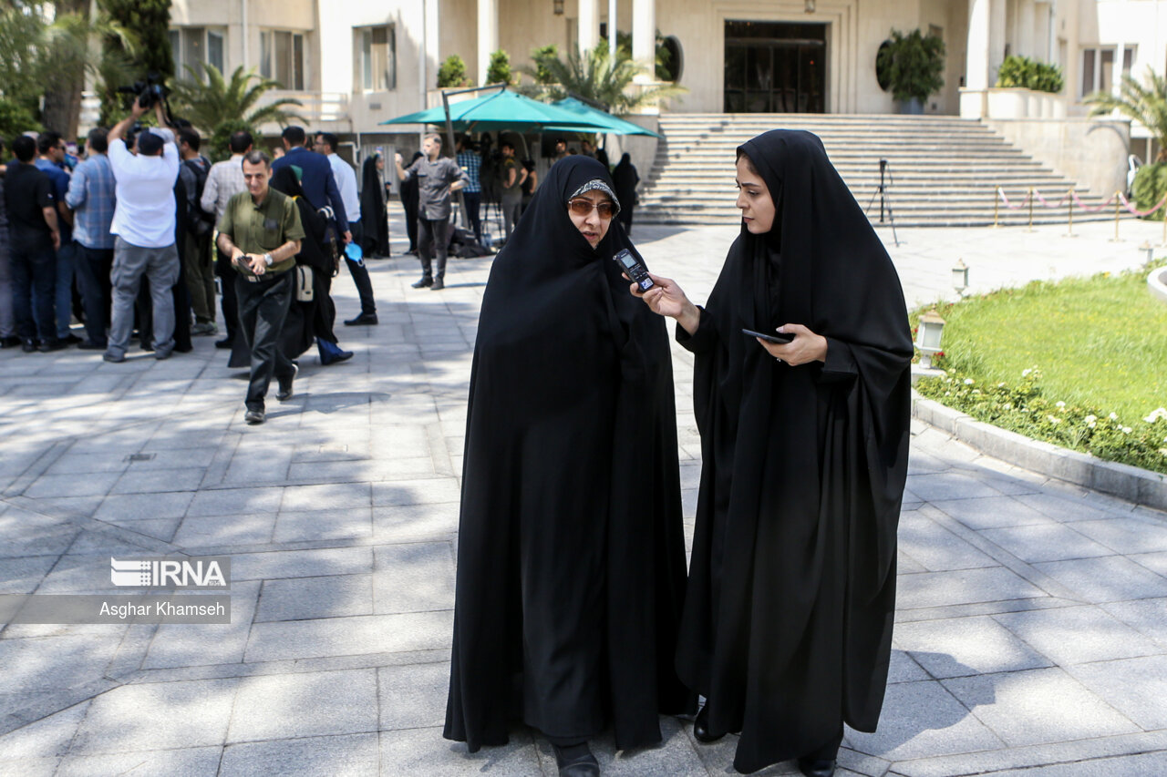 اعضای هیأت دولت در جمع خبرنگاران- ۶ تیر ۱۴۰۳