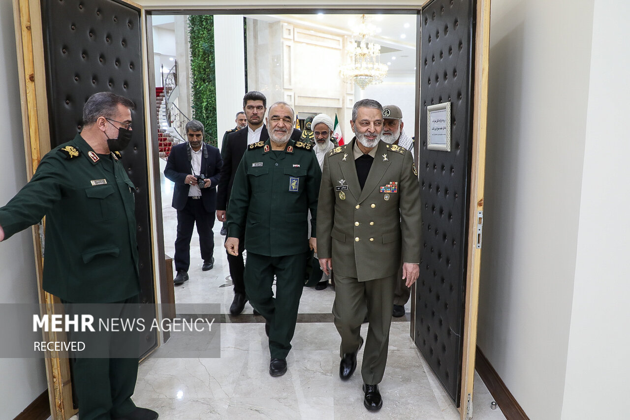 دیدار صمیمانه فرماندهان ارتش با سپاه