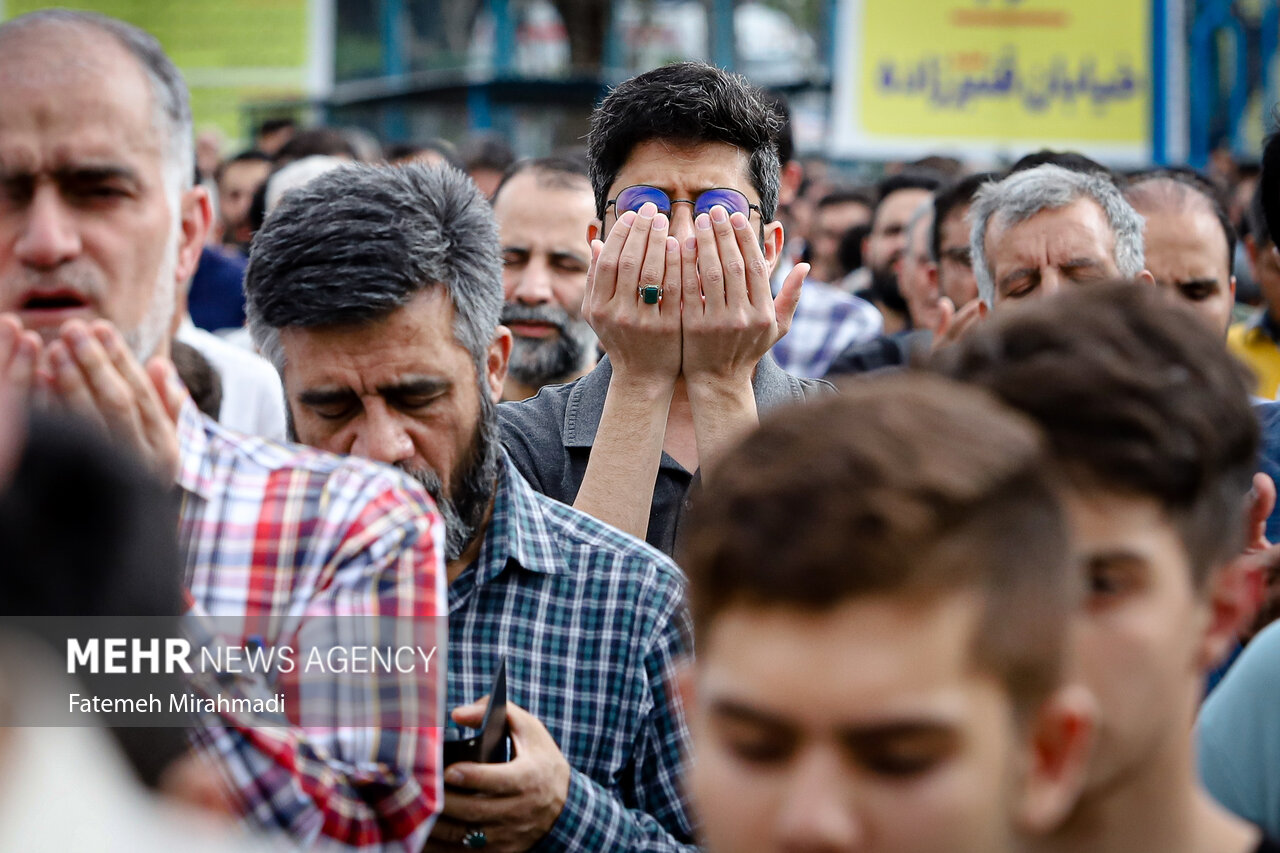 اقامه نماز عید سعید فطر در مصلی امام خمینی (ره)