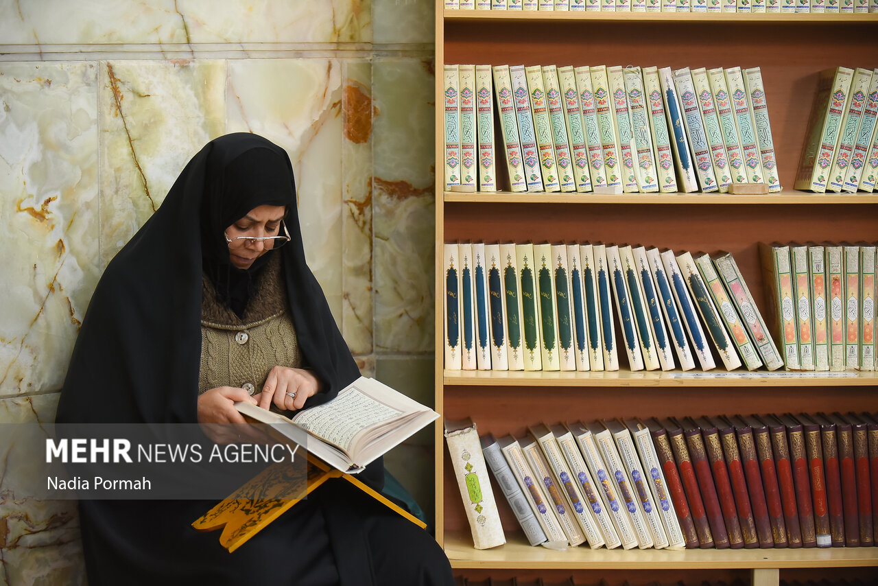 جزخوانی قرآن کریم در امامزاده طاهر کرج