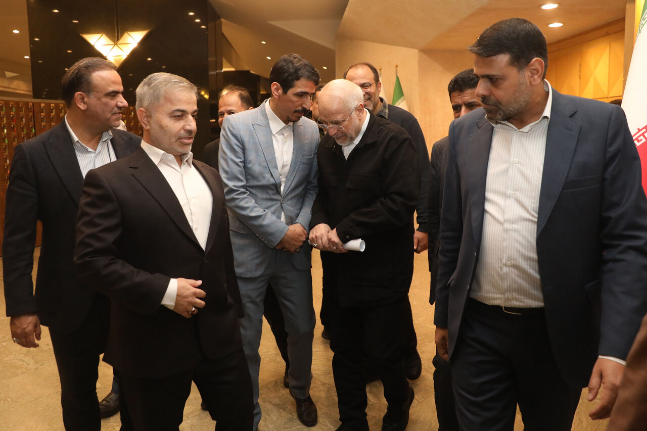  بازدید رئیس مجلس از نمایشگاه آثار مکتوب نمایندگان ادوار