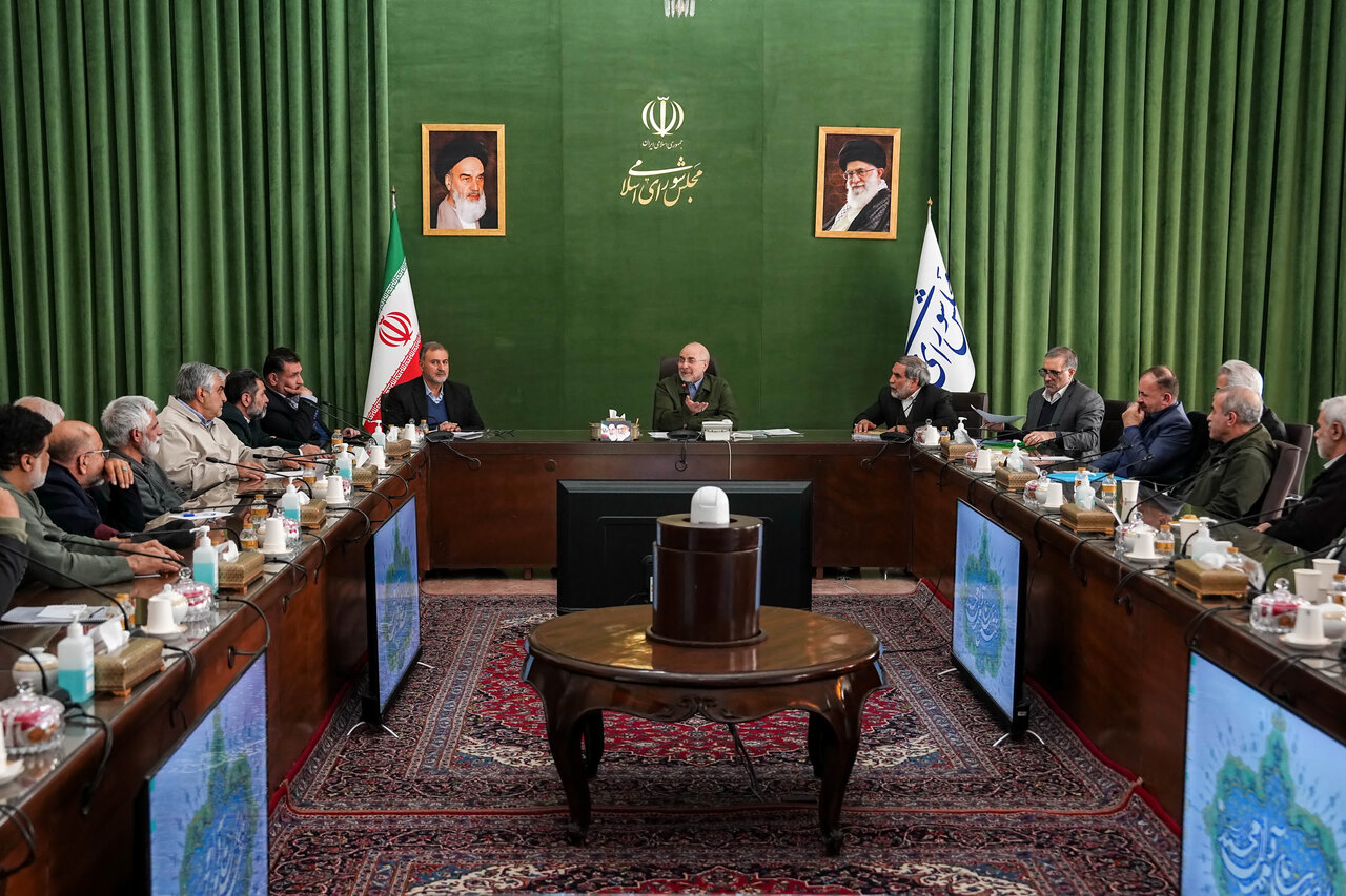 دیدار جمعی از جانبازان و ایثارگران با قالیباف