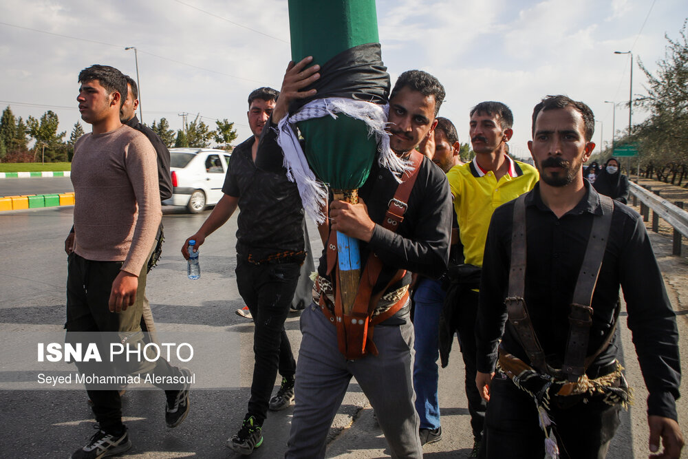 پیاده روی زائران امام رضا