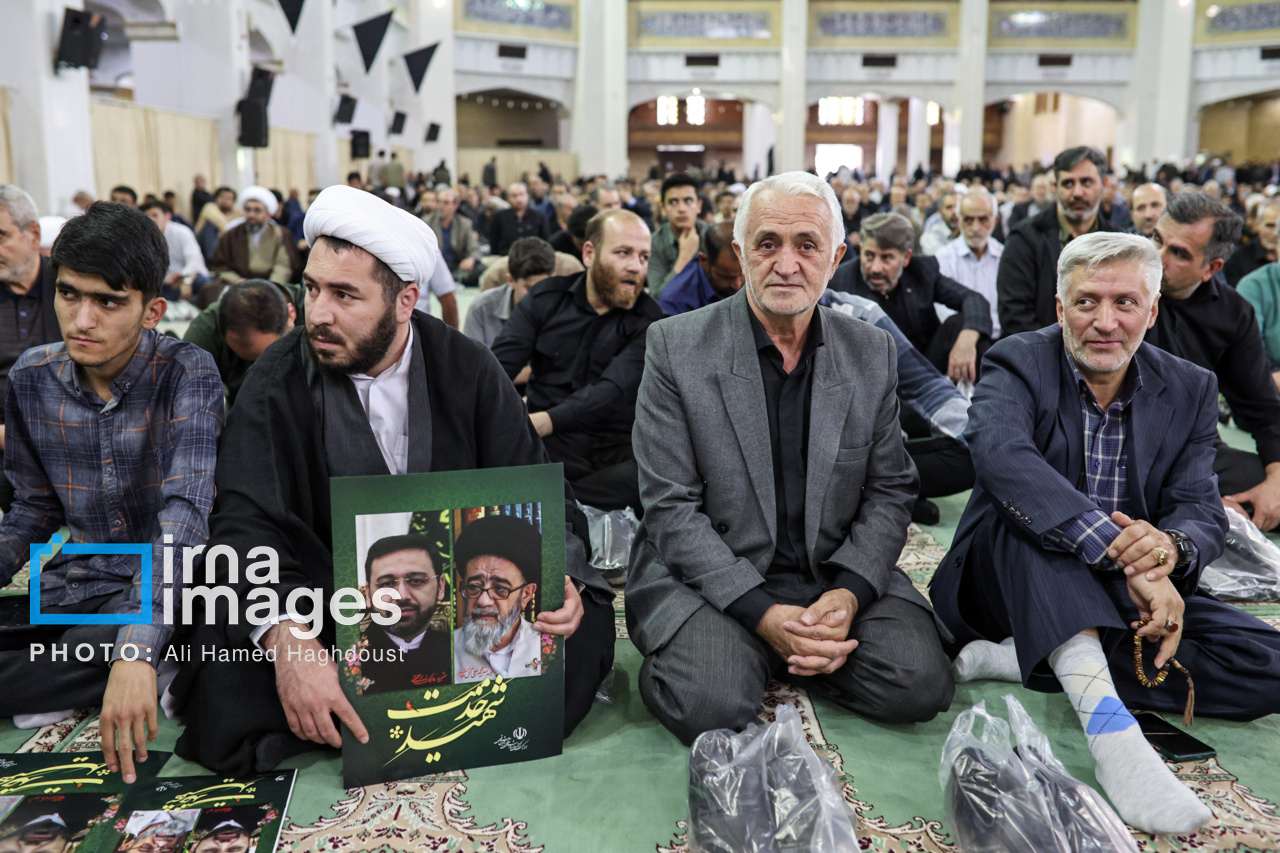 مراسم سالگرد شهدای خدمت در مصلای تبریز 