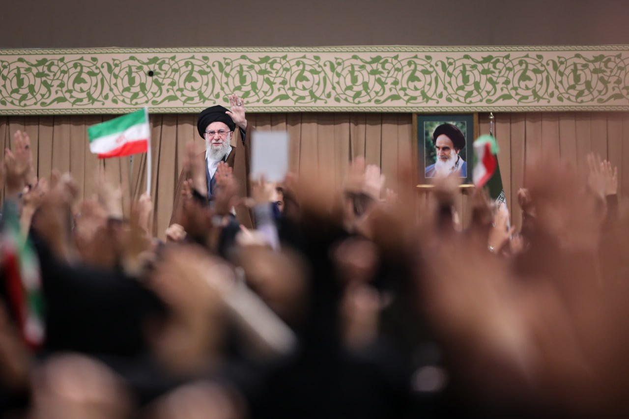 دیدار دانش‌آموزان و دانشجویان با رهبر انقلاب