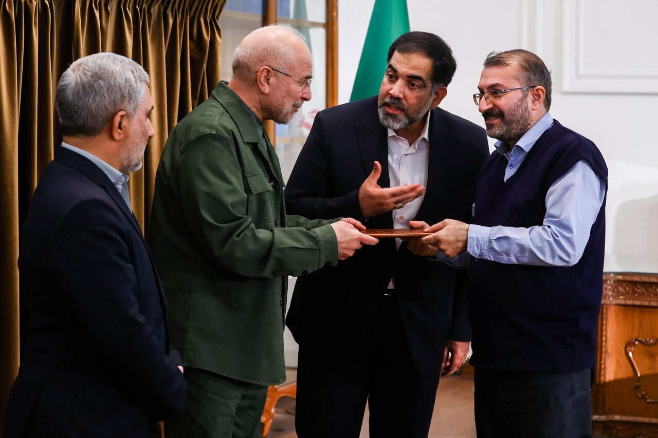 آئین گرامیداشت روز کتاب و کتابخوانی با حضور قالیباف