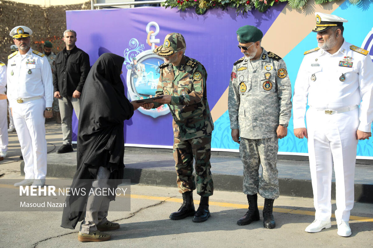 الحاق پایگاه شناوری «کردستان» و ناوشکن «سهند»