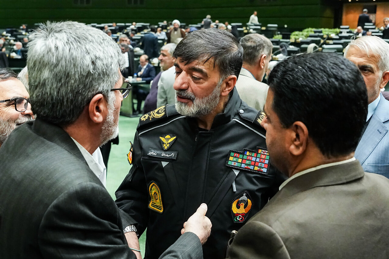 نشست غیرعلنی چهارشنبه ۱۷ دی