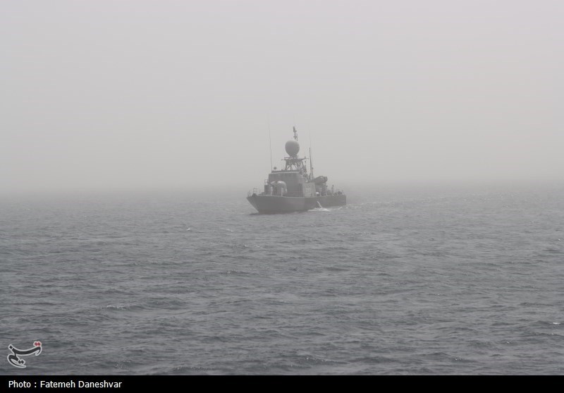 رژه اقتدار بیخ گوش نظامیان آمریکایی در خلیج فارس