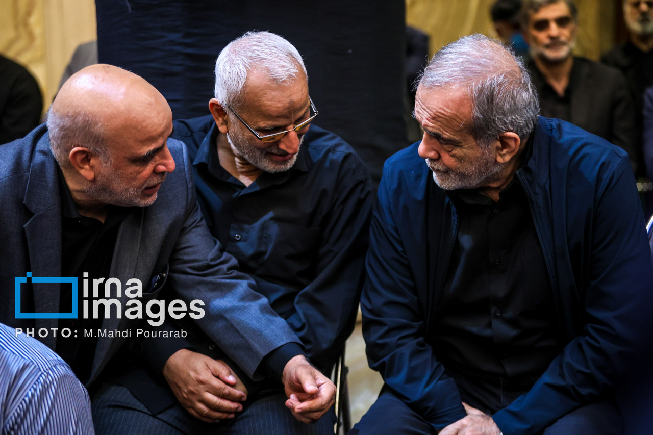 قالیباف و پزشکیان در مجلس ترحیم احمد توکلی