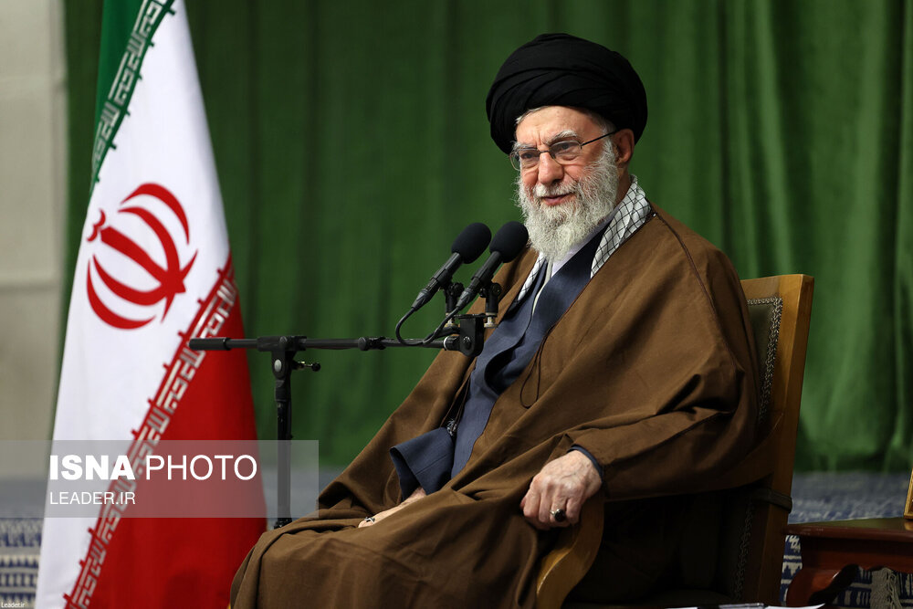 دیدار دست‌اندرکاران کنگره شهدای استان البرز با رهبر انقلاب