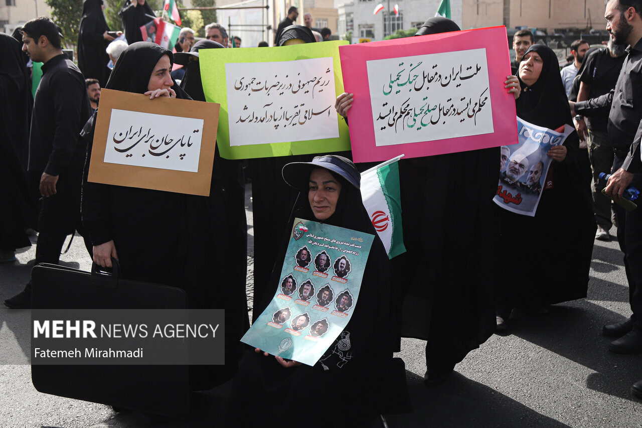 تشییع پیکر ۶۰ شهید اقتدار در تهران