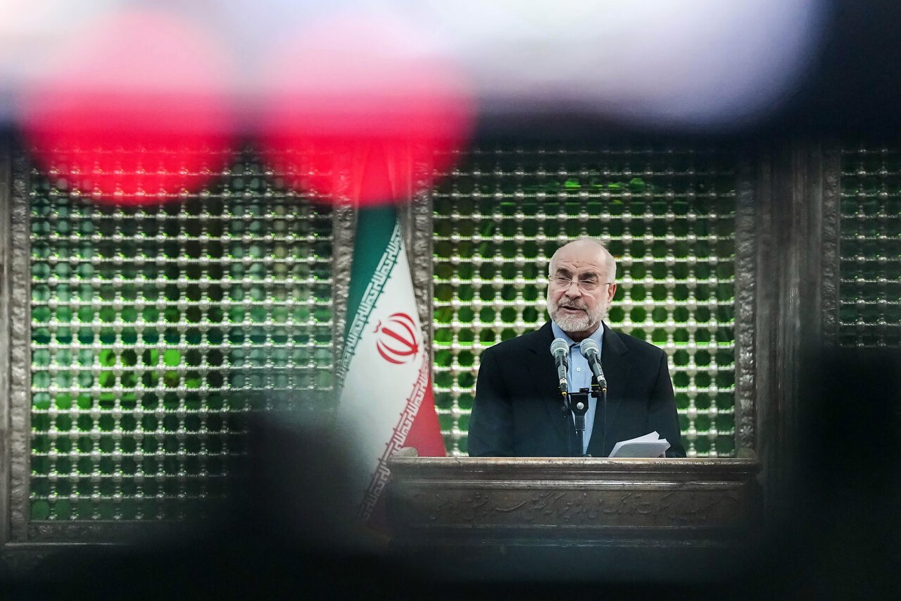 تجدید میثاق رئیس مجلس و نمایندگان با آرمان‌های امام(ره)