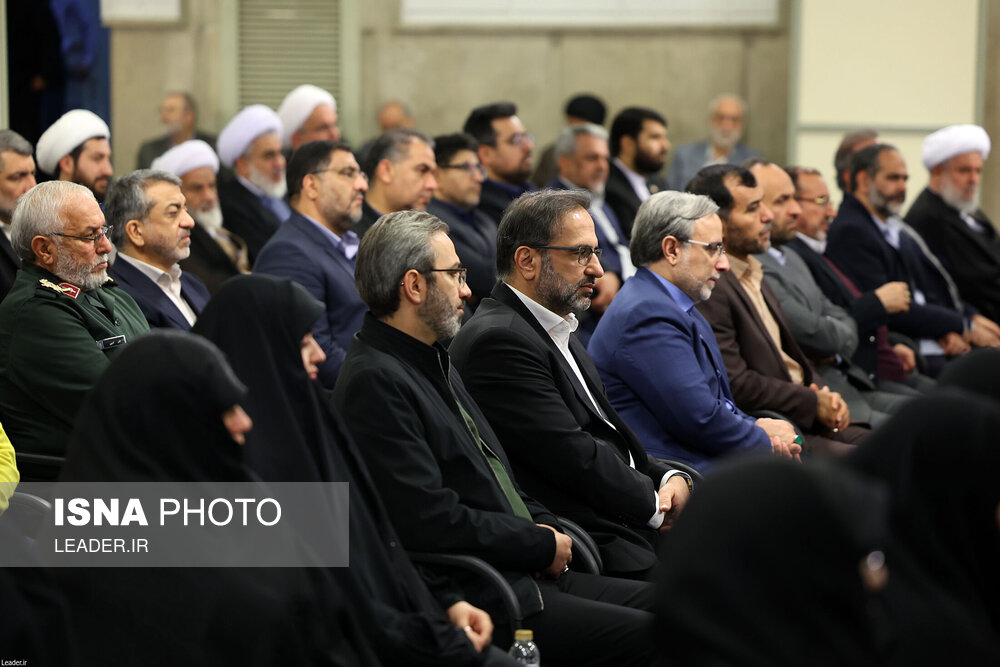 دیدار دست‌اندرکاران کنگره شهدای استان البرز با رهبر انقلاب