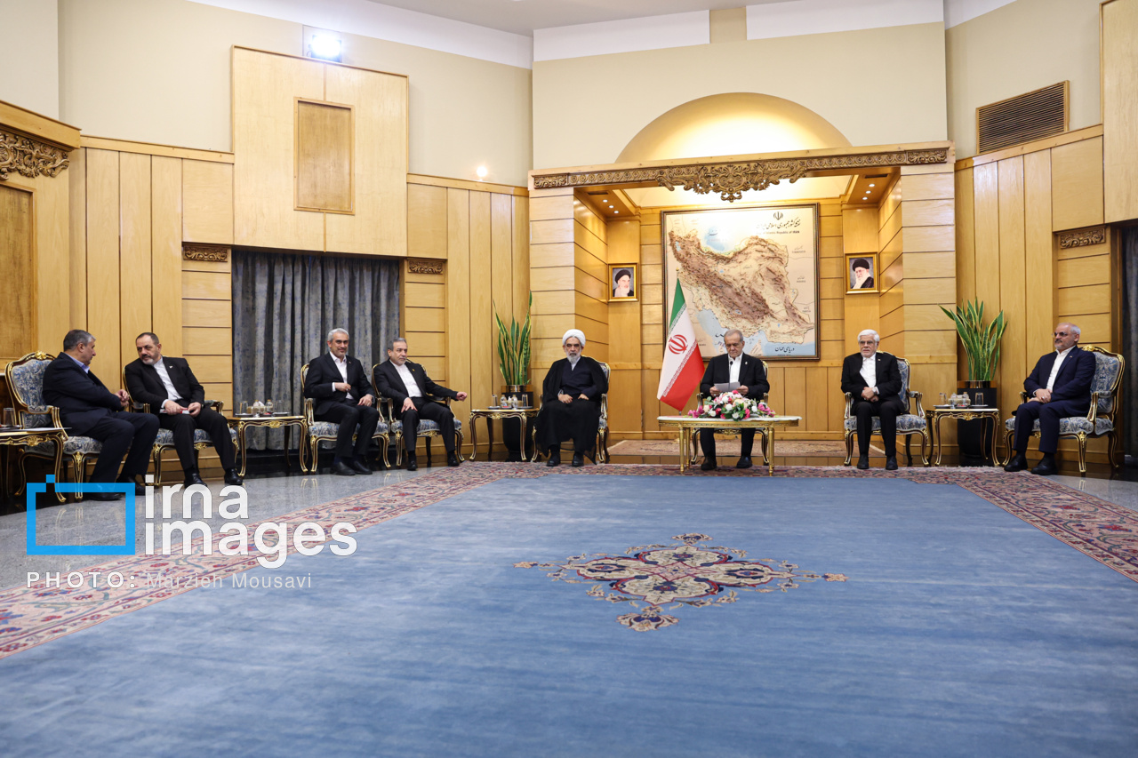 بدرقه رئیس‌جمهور به چین