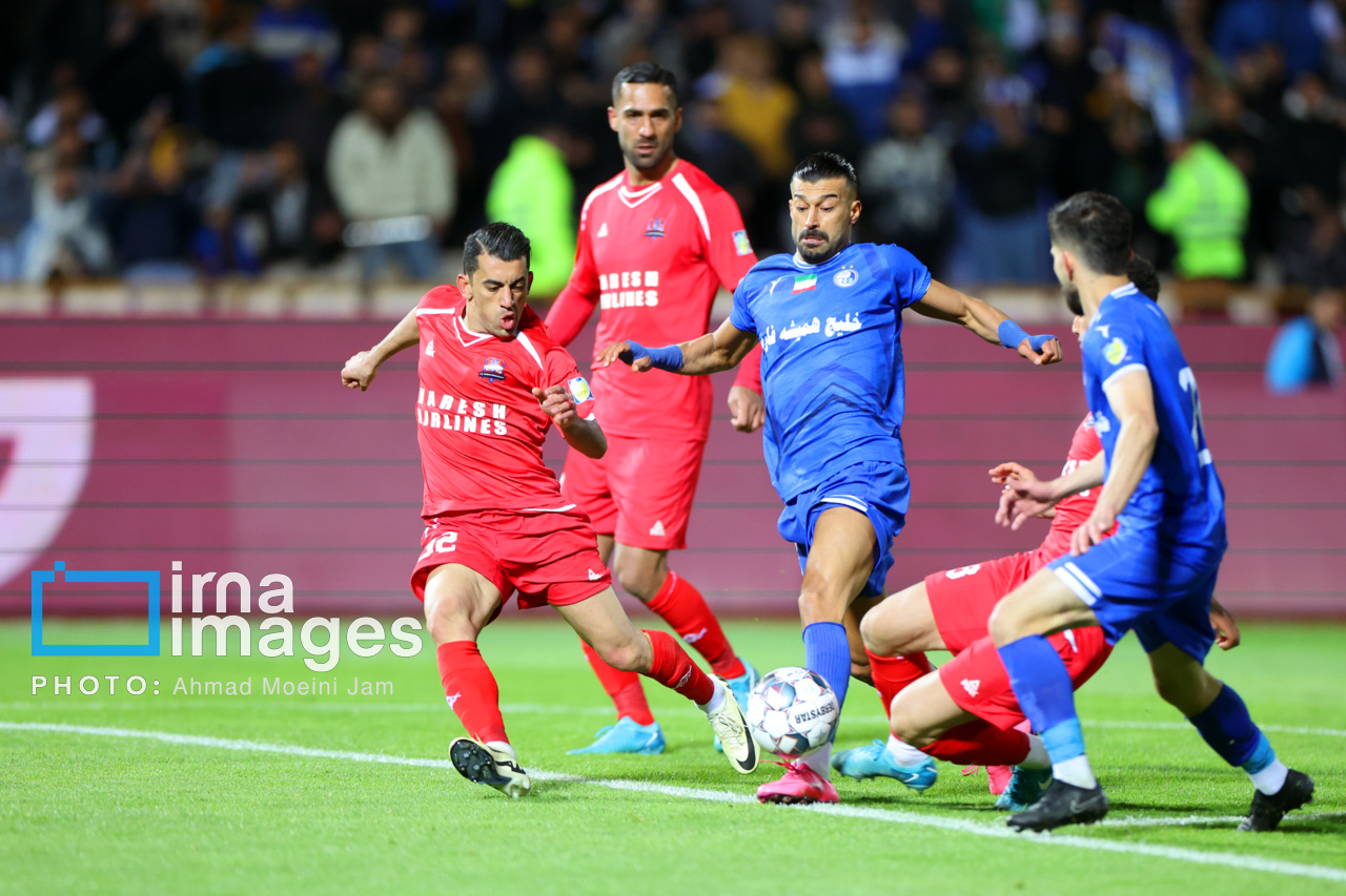 لیگ برتر فوتبال - استقلال و نساجی