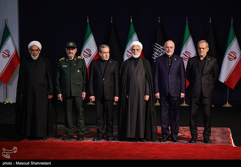 حضور سران قوا در مصلای تهران