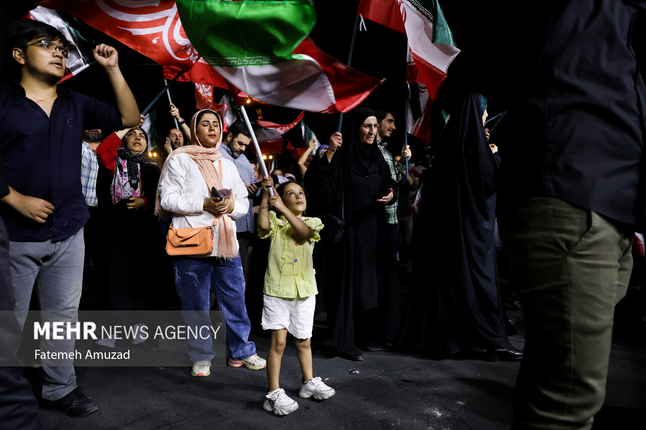 تجمع مردم در حمایت از عملیات وعده صادق ۳