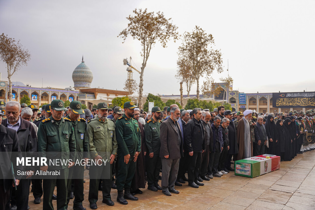 تشییع شهید ارتشی مدافع امنیت در شیراز