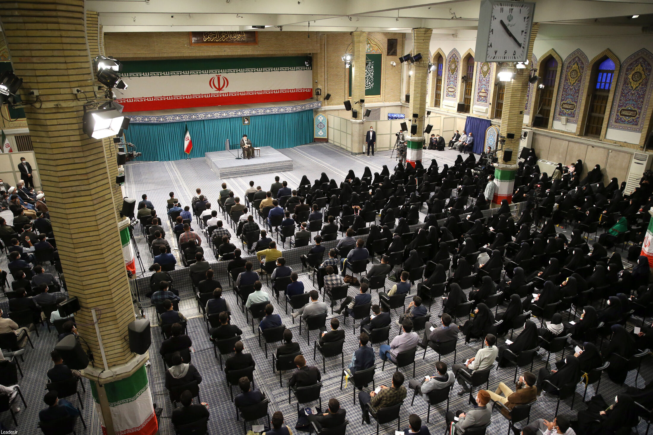 دیدار دانش‌آموزان با رهبر انقلاب