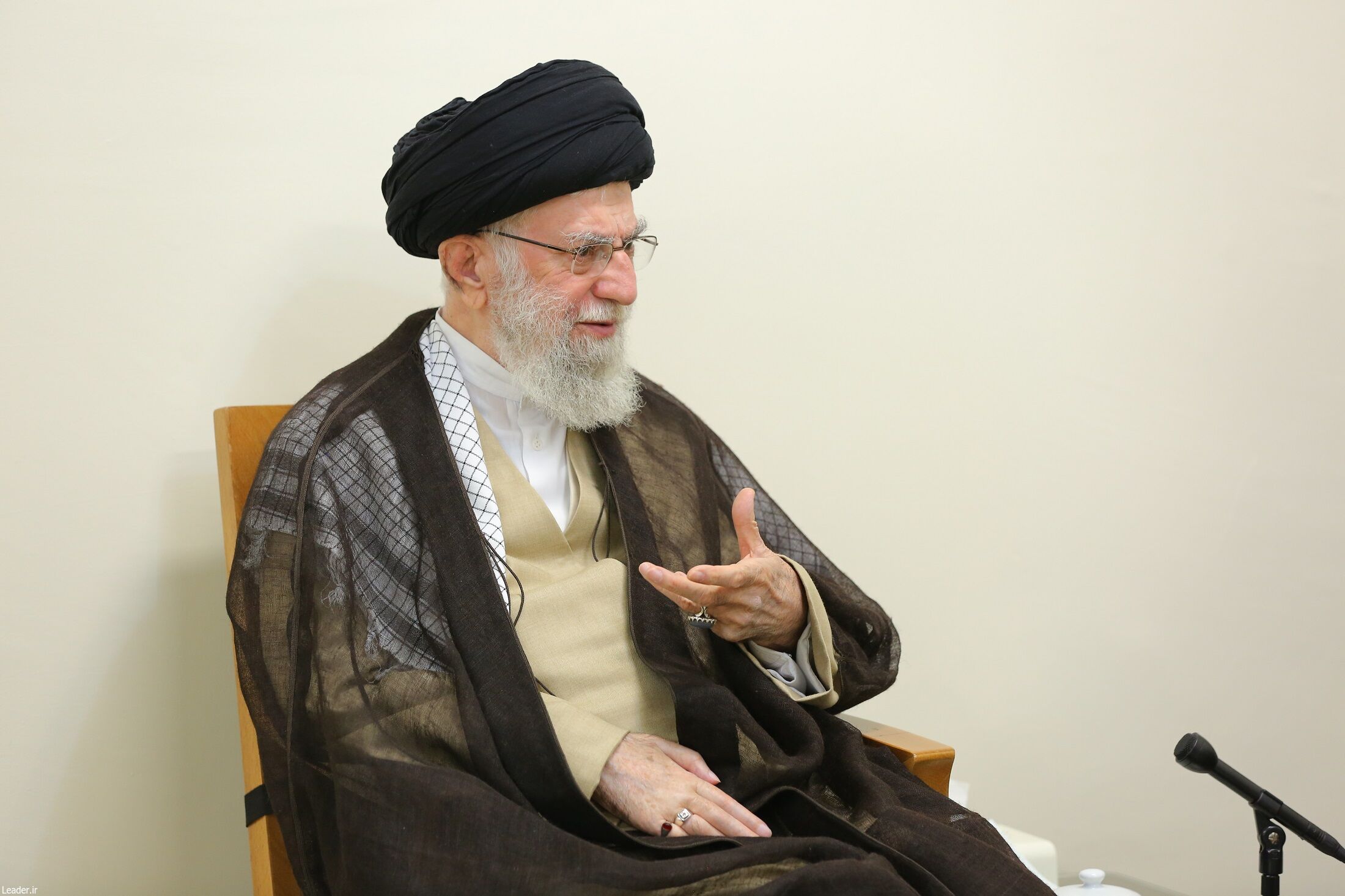 رهبر انقلاب