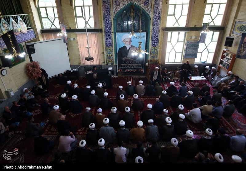 مراسم تشییع پیکر آیت الله غیاث الدین طه محمدی