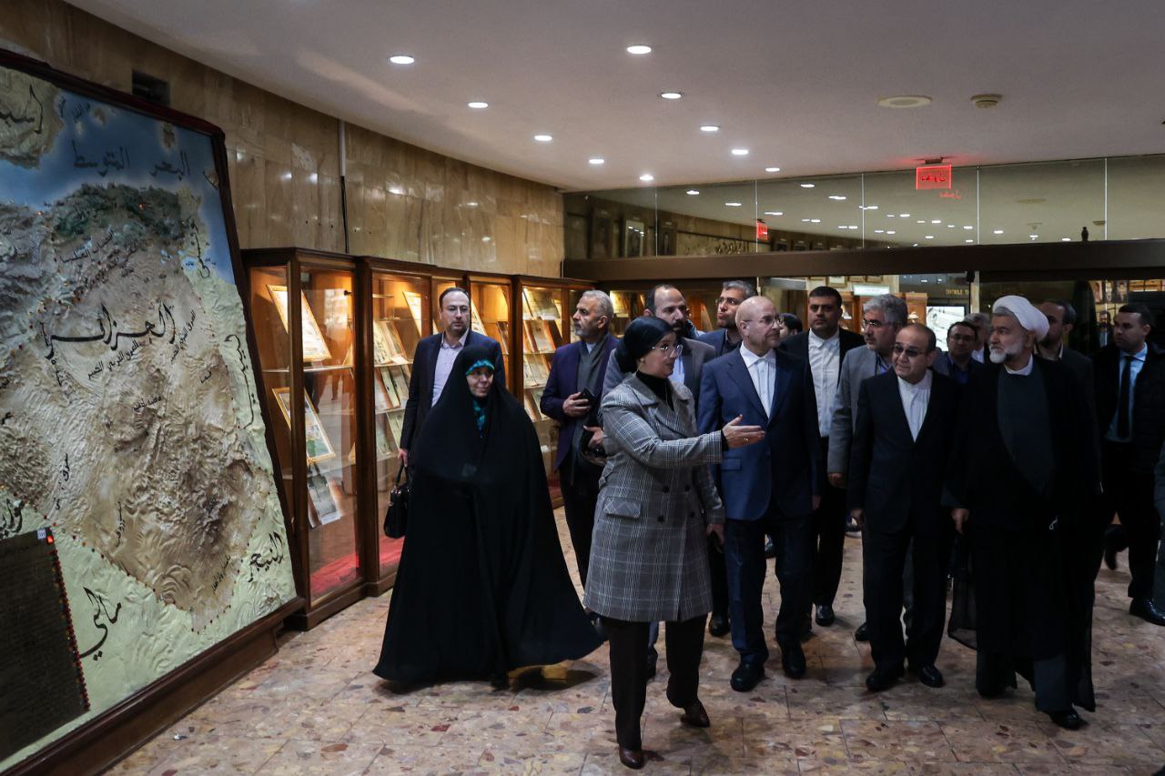 بازدید قالیباف از موزهٔ «مجاهد» الجزایر