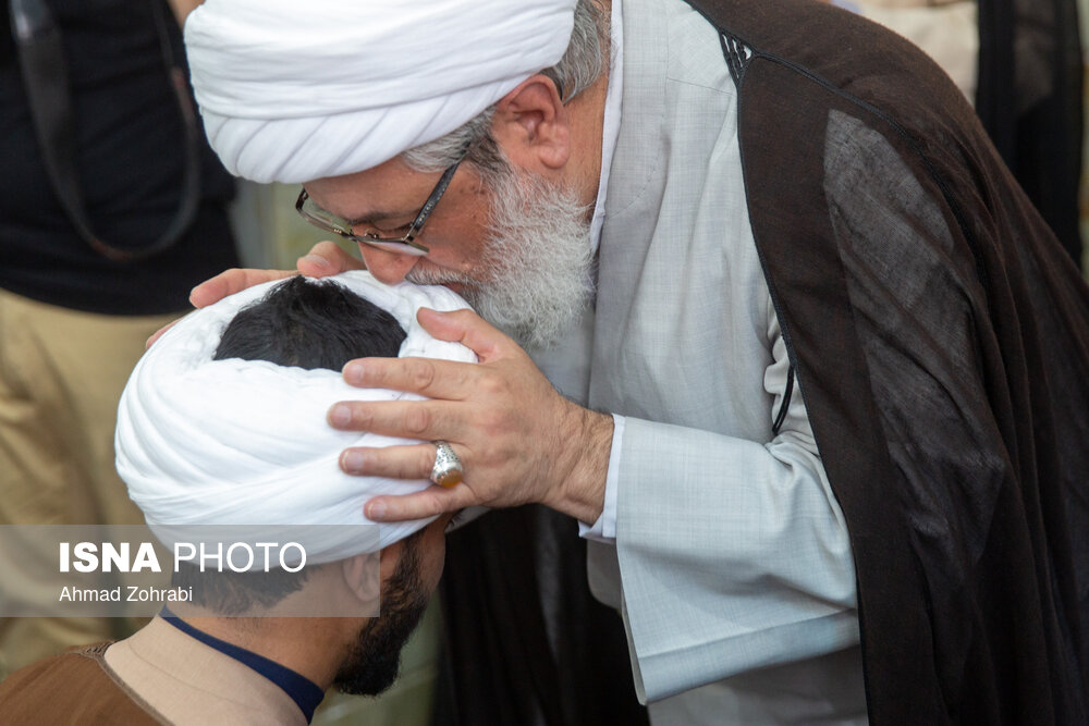 مراسم عمامه گذاری طلاب در حرم حضرت فاطمه معصومه(س)