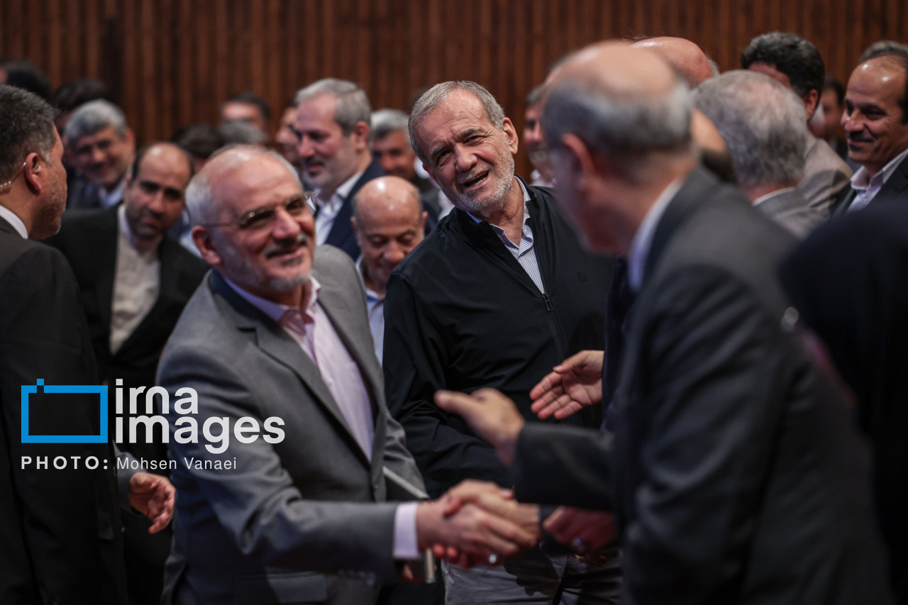 تجلیل از معلمان نمونه کشوری با حضور رئیس جمهور