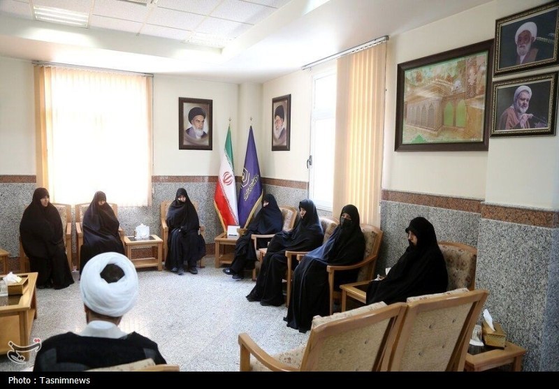 دیدار همسر شهید سلامی با مدیر حوزه‌های علمیه خواهران
