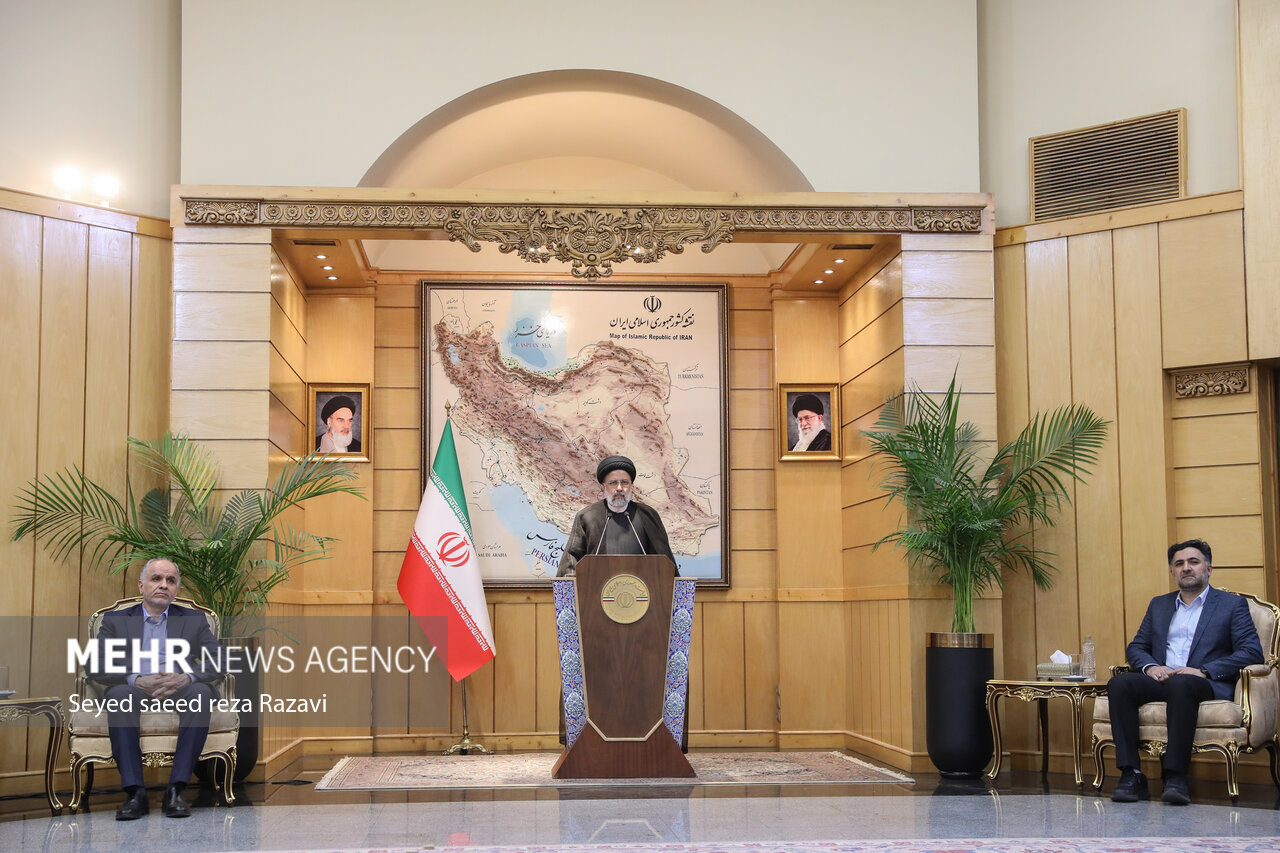 بدرقه رئیس جمهور به اندونزی