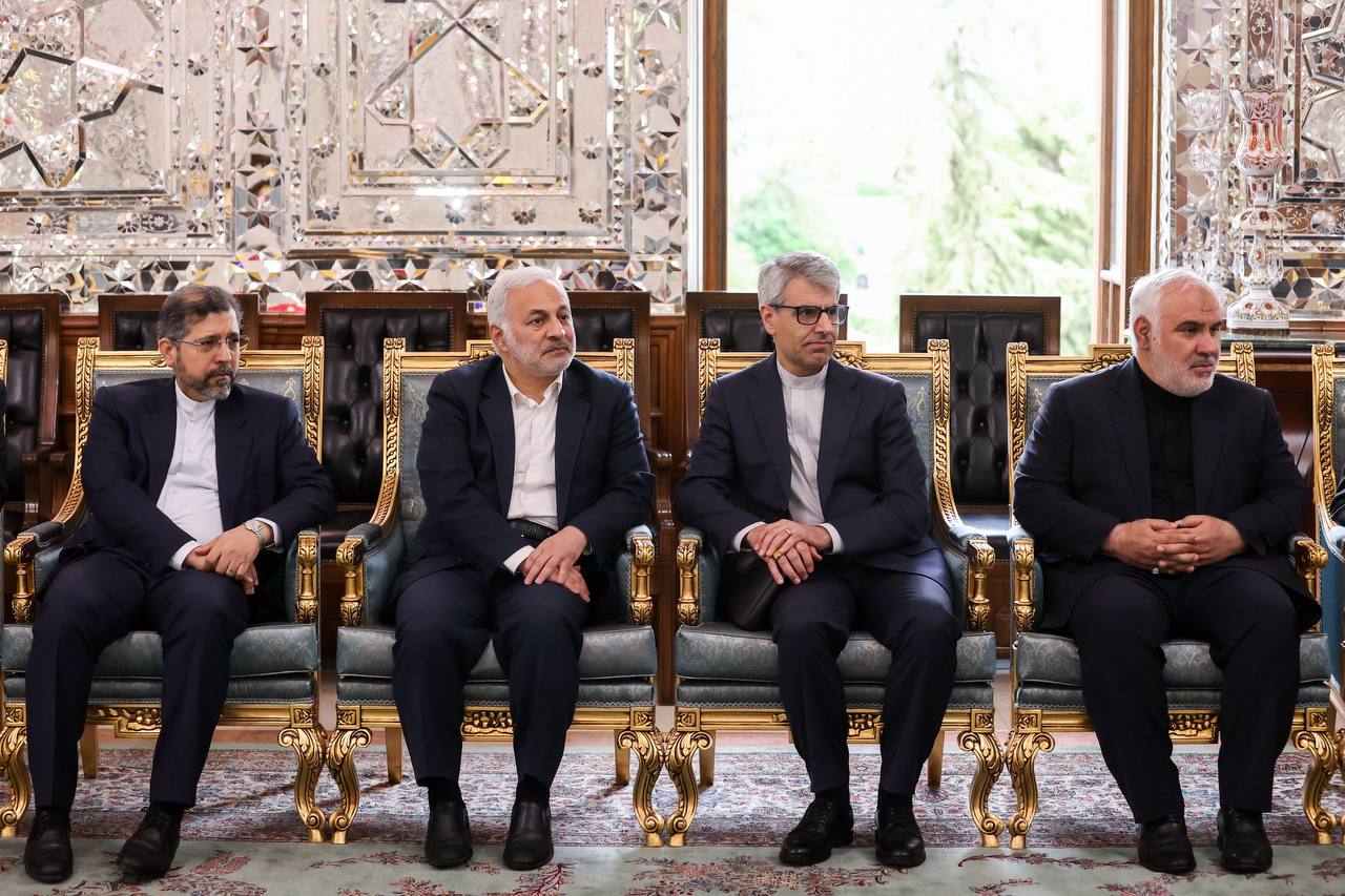 دیدارهای نوروزی جمعی از مسئولان نظام با قالیباف