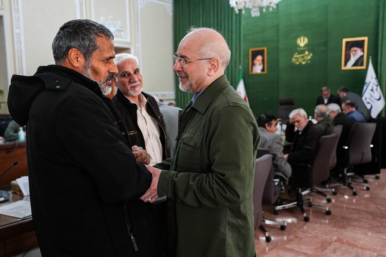 دیدار جمعی از جانبازان و ایثارگران با قالیباف