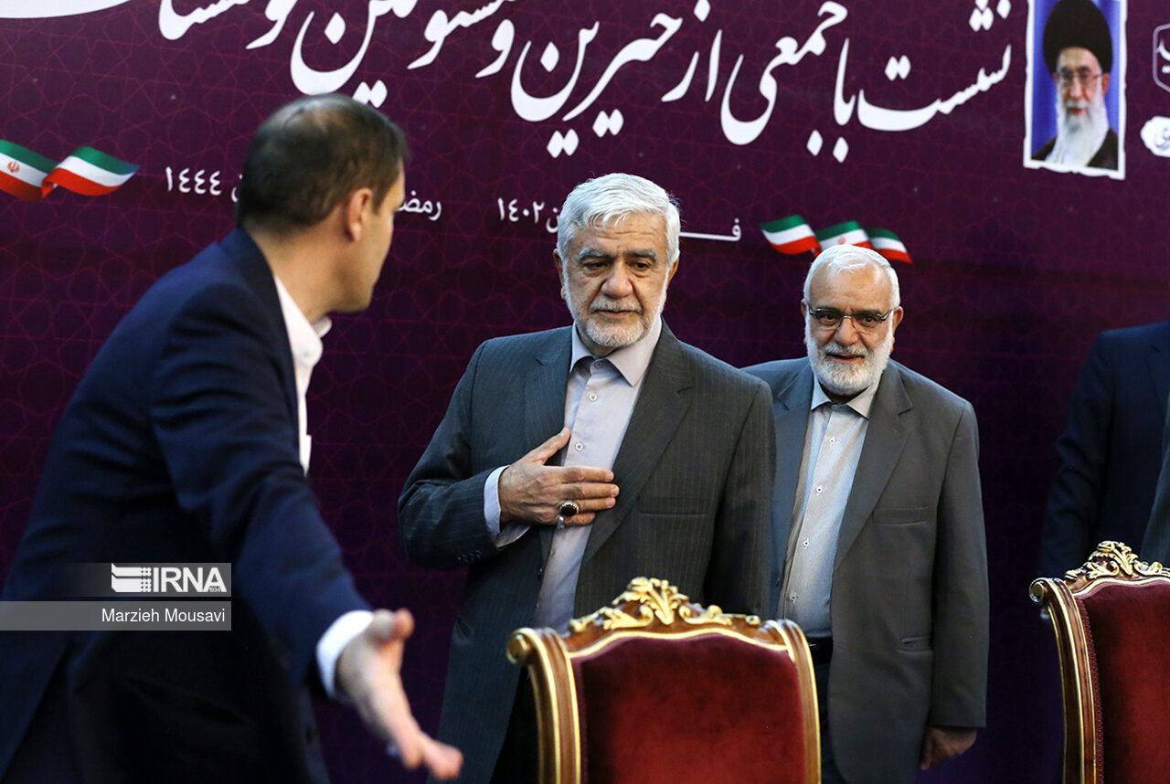 دیدار جمعی از خیرین با رئیس جمهور