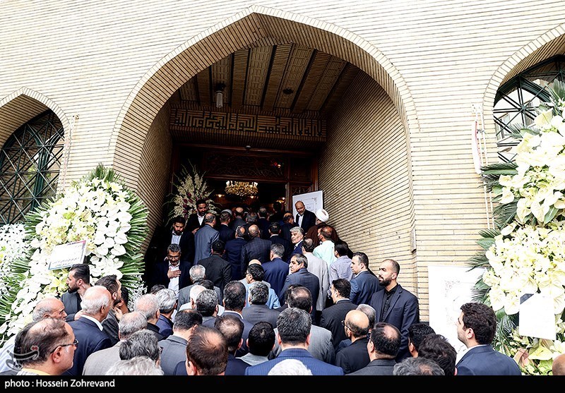 مراسم ترحیم والده اسحاق جهانگیری
