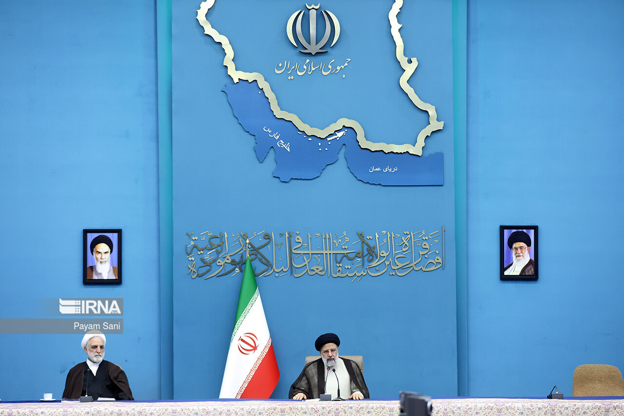 جلسه شورای عالی انقلاب فرهنگی