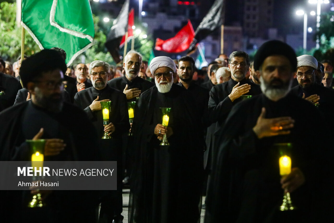 شام غریبان حسینی در حرم مطهر امام رضا(ع)