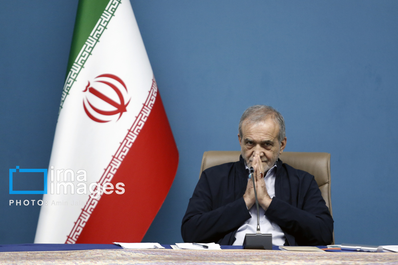 جلسه شورای عالی انقلاب فرهنگی