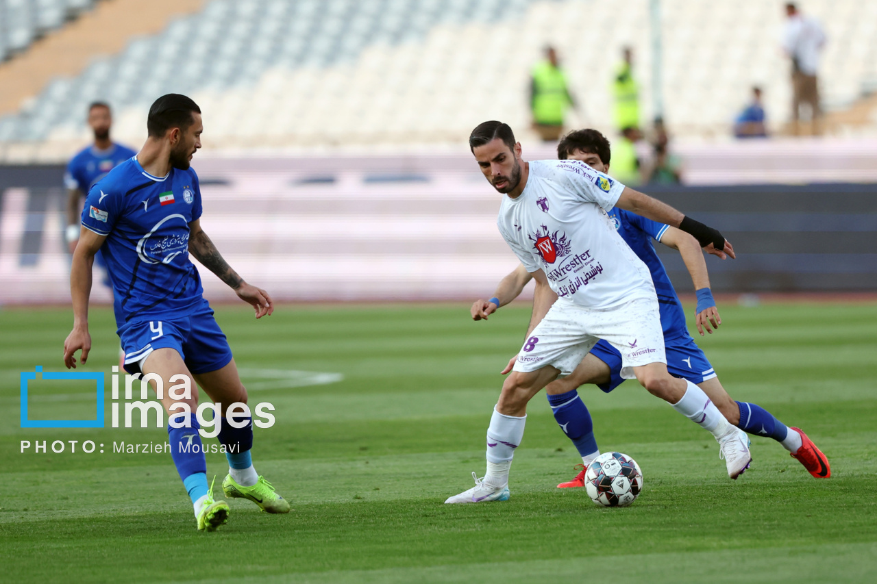 بازی استقلال تهران و هوادار