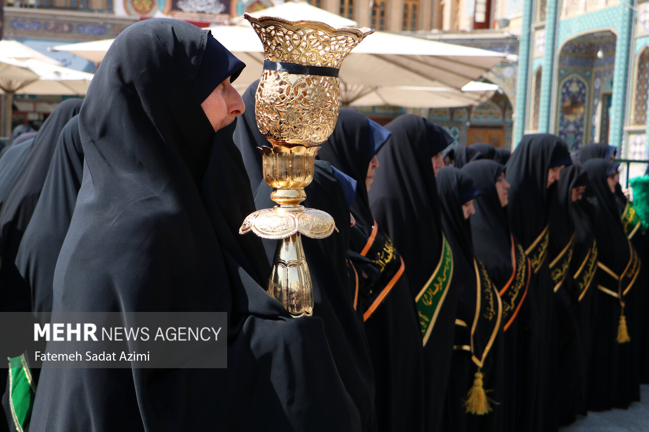 دسته عزای خادمان حرم بانوی کرامت در روز شهادت امام رضا(ع)