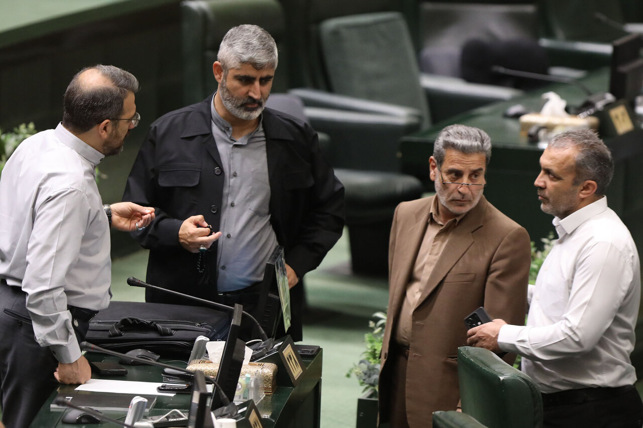 نشست علنی مجلس ۱۸ شهریورماه ۱۴۰۴