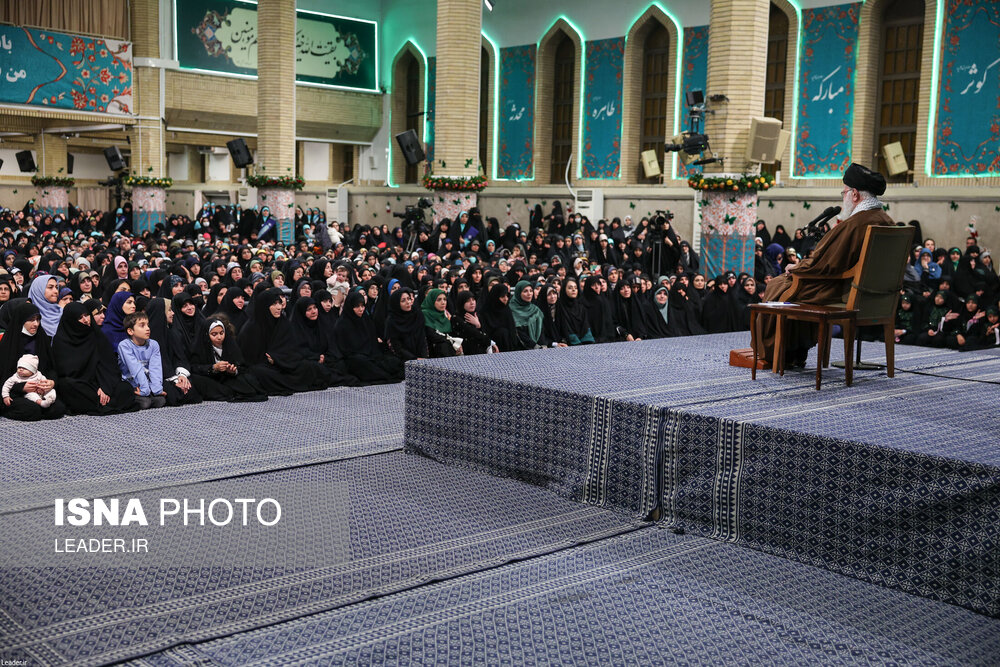  دیدار هزاران نفر از زنان و دختران با رهبر انقلاب