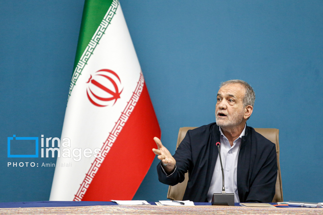 جلسه شورای عالی انقلاب فرهنگی