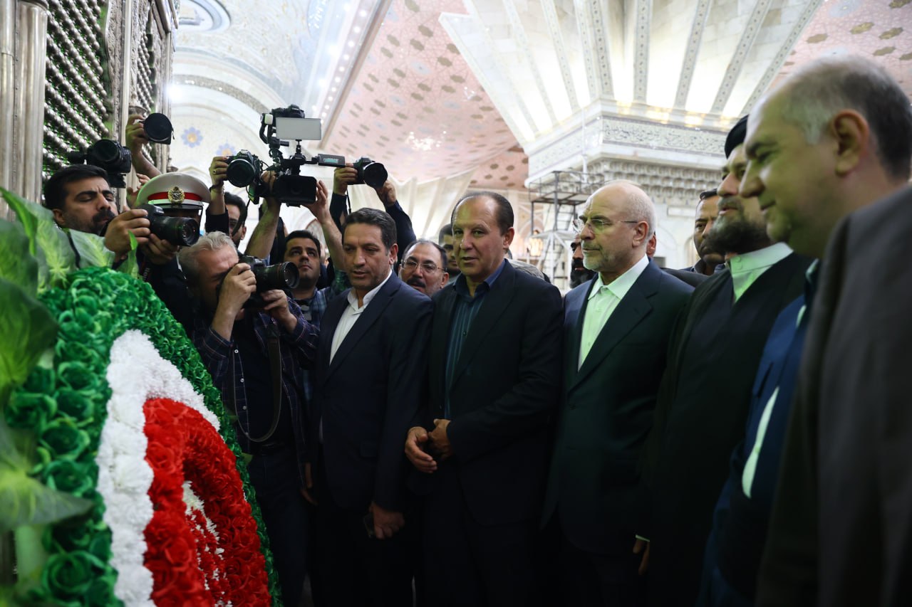 تجدید میثاق رئیس و نمایندگان مجلس