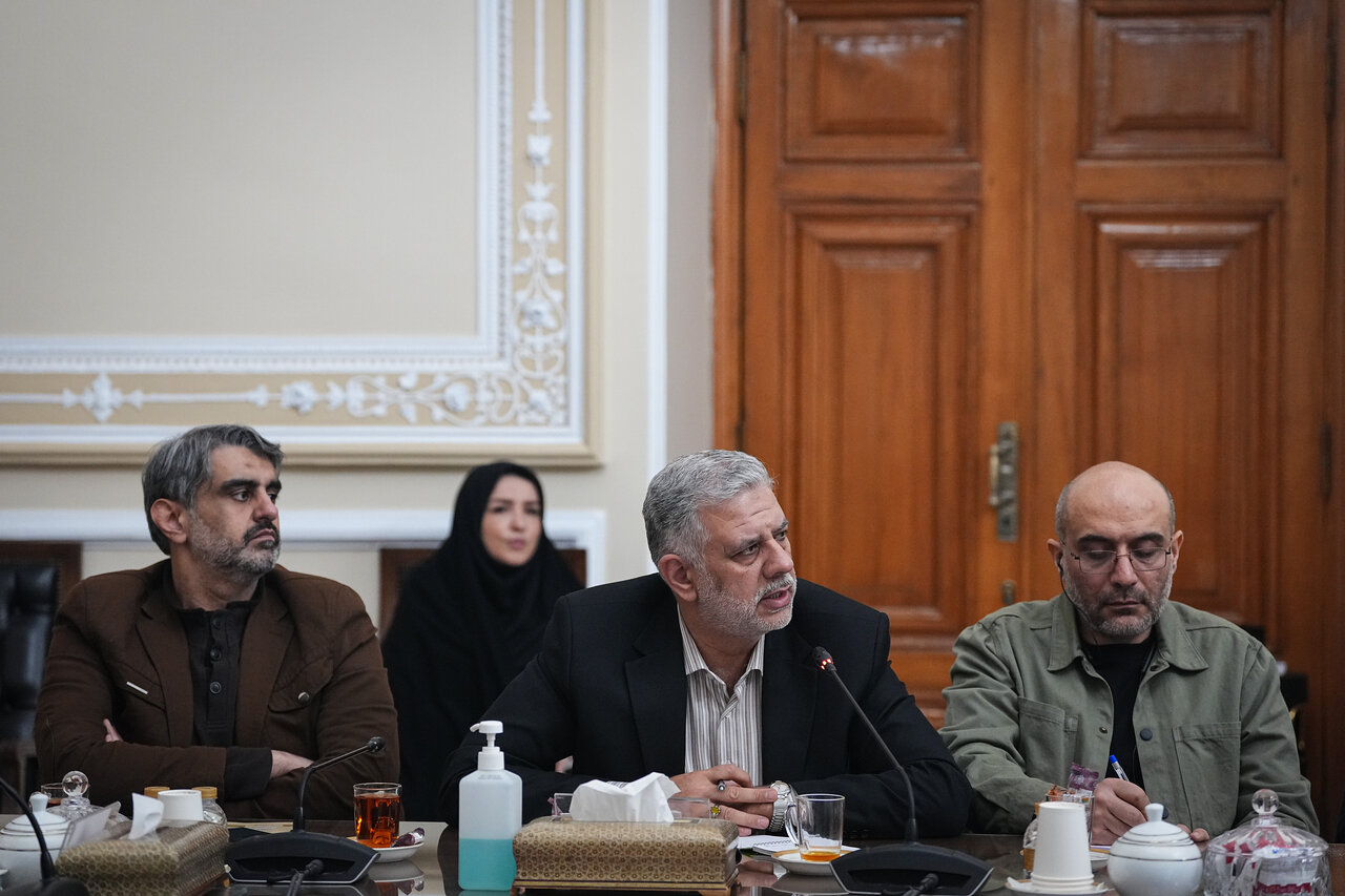 دیدار اعضای شورای هماهنگی یوم الله دهه فجر با قالیباف