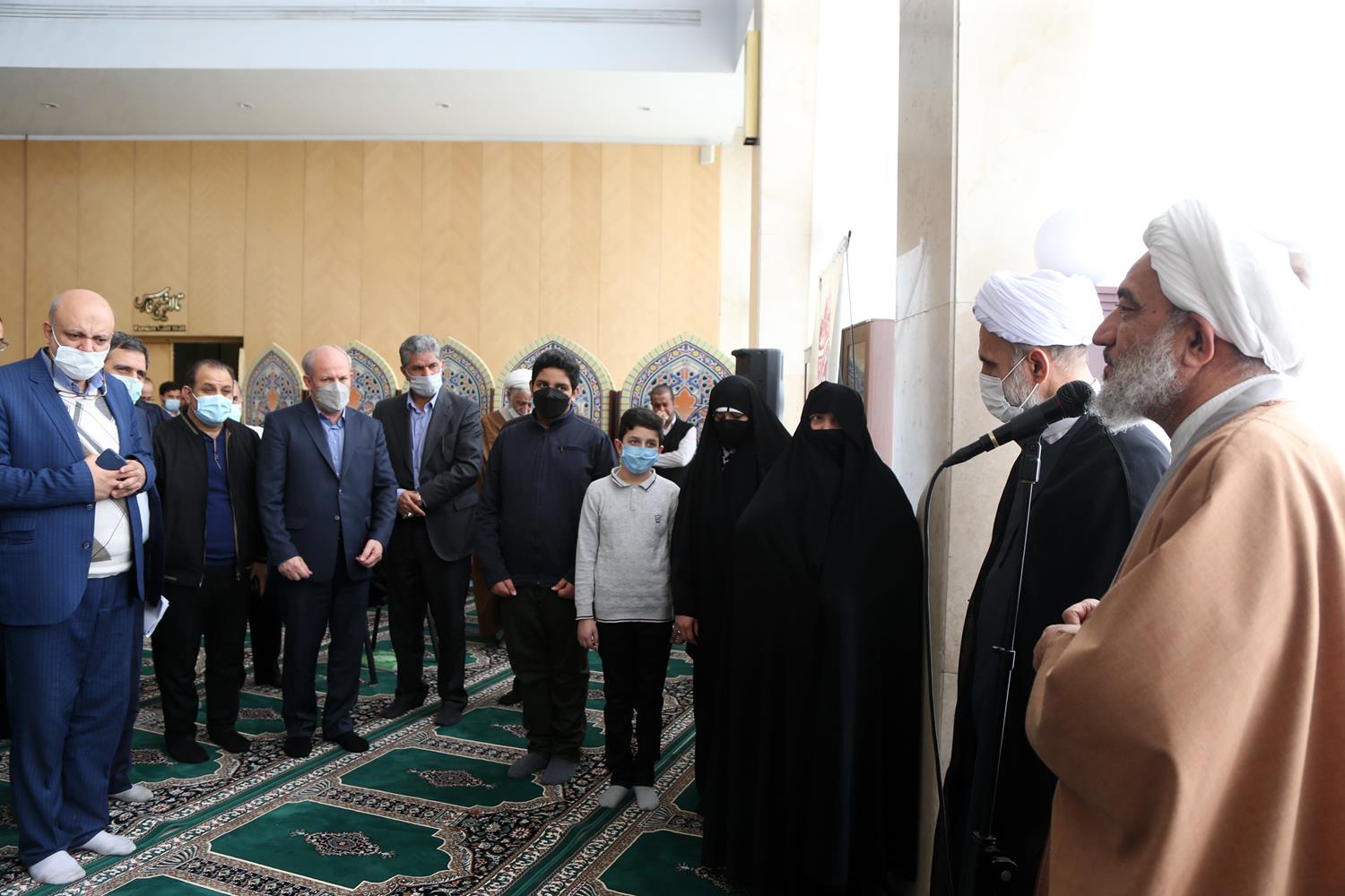 تقدیر از خانواده شهید محمدی شهید امر به معروف با حضور قالیباف