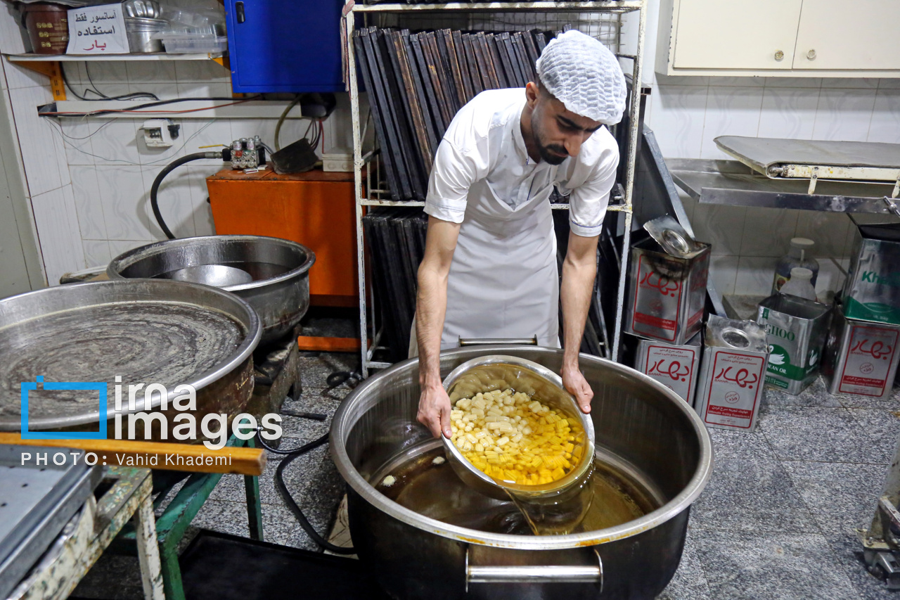 کارگاه پخت زولبیا و بامیه