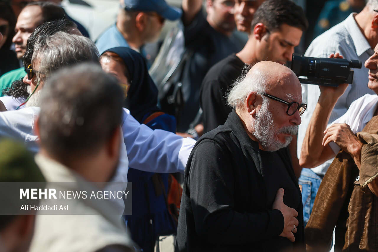 تصاویر مراسم تشییع پیکر ناصر تقوایی