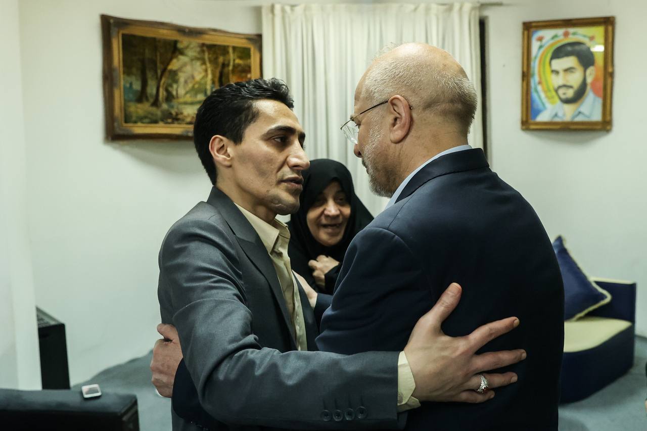 حضور قالیباف در منزل سردار شهید حسین املاکی