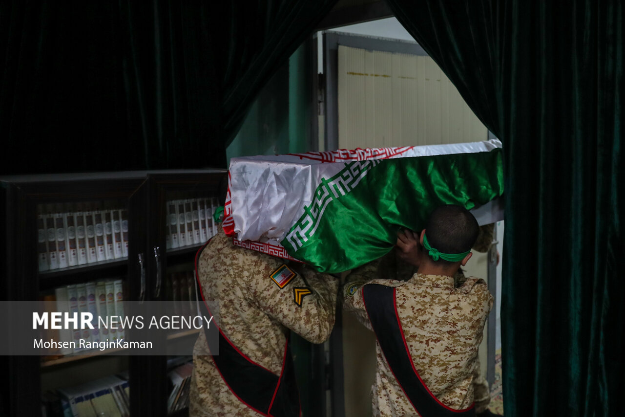 مراسم وداع با پیکر مطهر شهید محمدحسن زارعی